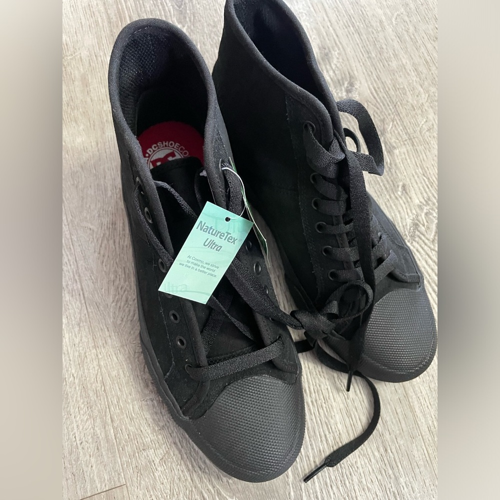 Brand new DC skateboard men’s shoes